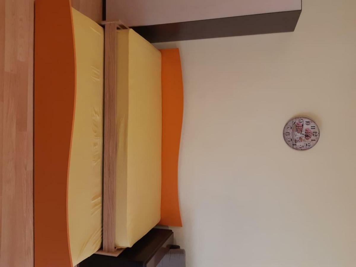 Ferienwohnung Studio Biju Warna Exterior foto
